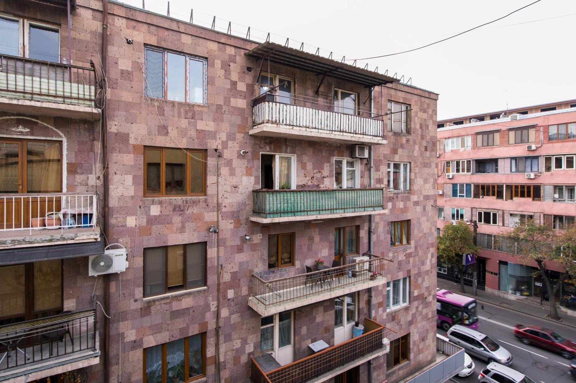 Residence Nalbandyan 96 エレバン エクステリア 写真